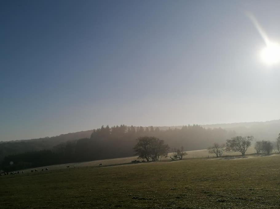 La roche trouée - Maison avec vue à Nismes Exterior foto