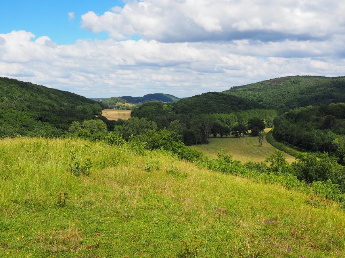La roche trouée - Maison avec vue à Nismes Exterior foto