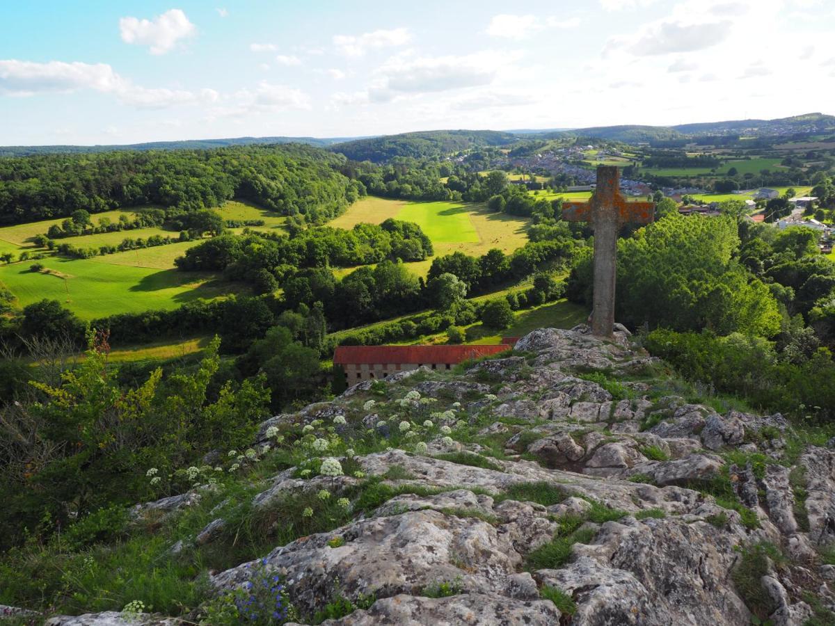 La roche trouée - Maison avec vue à Nismes Exterior foto
