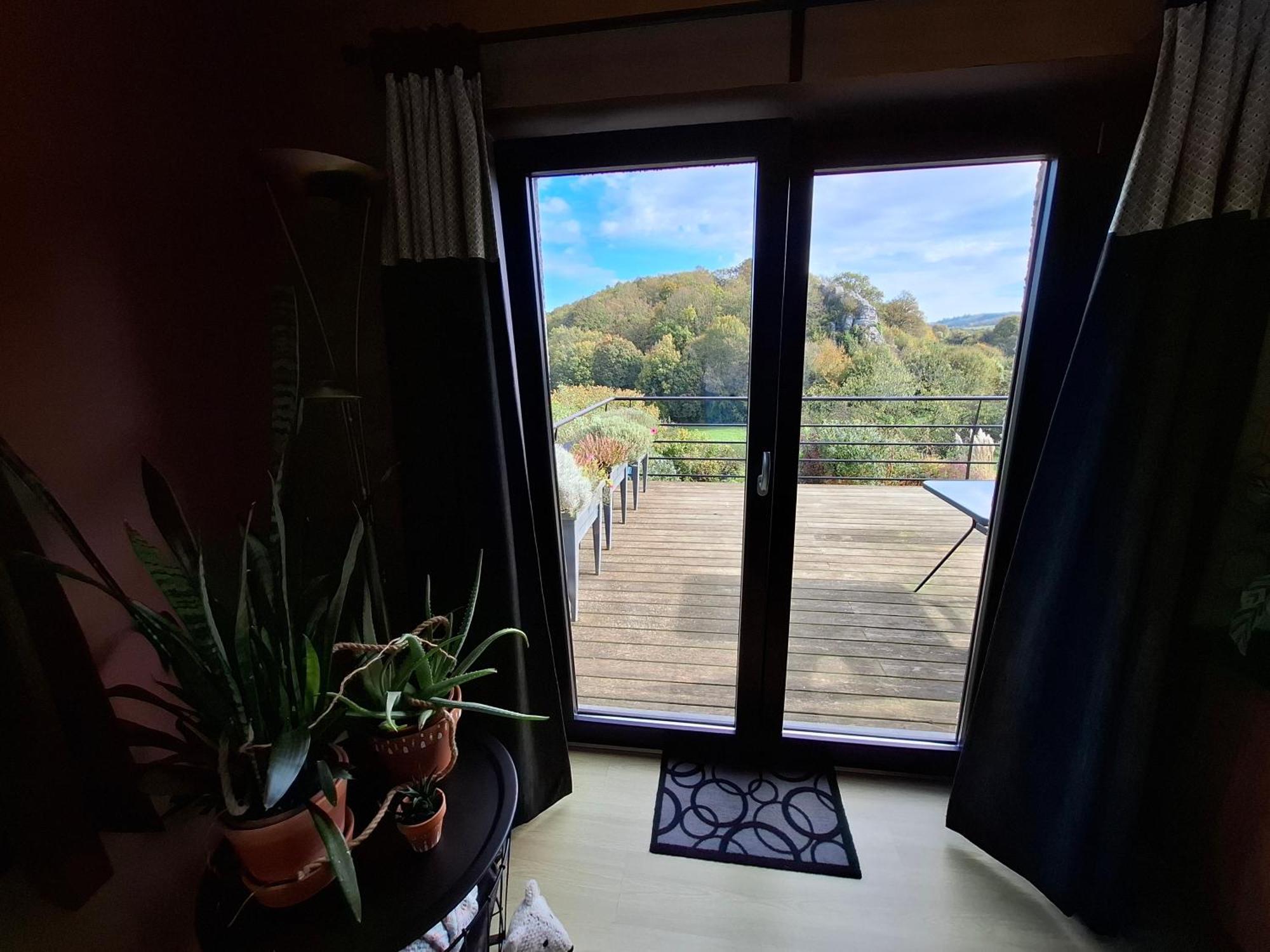 La roche trouée - Maison avec vue à Nismes Exterior foto